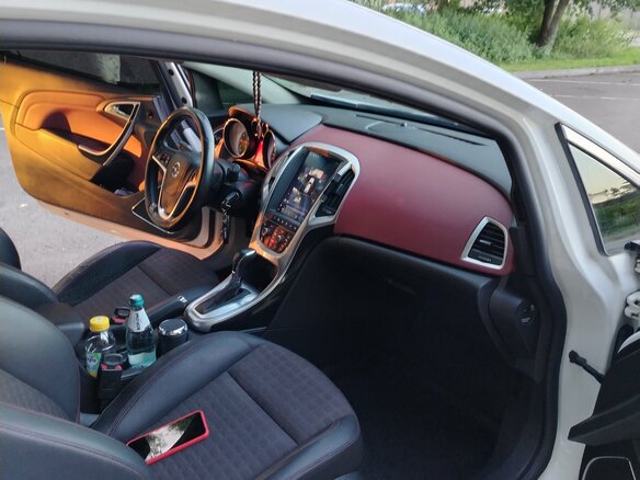 2014 Opel Astra GTC J Рестайлинг, белый, 750000 рублей - вид 13