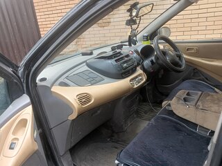 2000 Nissan Tino, чёрный, 250000 рублей, вид 4