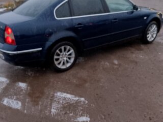 2001 Volkswagen Passat B5 Рестайлинг, синий, 330000 рублей, вид 3