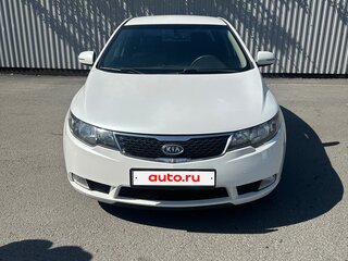 2012 Kia Cerato 6-speed II, белый, 950000 рублей, вид 2