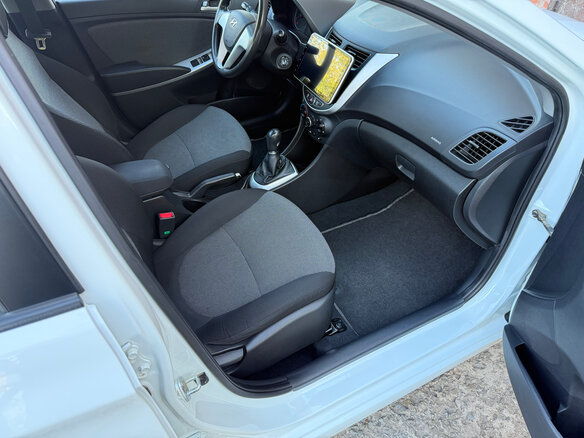 2012 Hyundai Solaris I, белый, 659900 рублей - вид 10