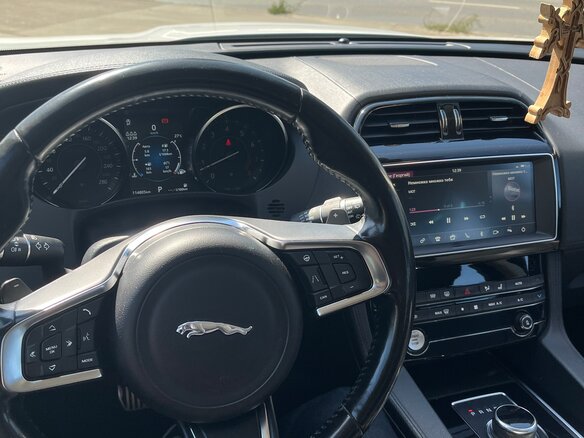 2018 Jaguar F-Pace I, белый, 3900000 рублей - вид 7