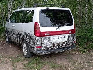 2000 Nissan Serena II (C24), белый, 350000 рублей, вид 2