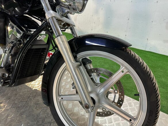 2010 Honda VT 1300CS Sabre, чёрный - вид 5