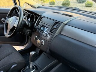 2013 Nissan Tiida I Рестайлинг, серебристый, 800000 рублей, вид 5