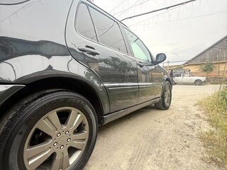 1998 Mercedes-Benz M-Класс 320 I (W163), чёрный, 700000 рублей, вид 3