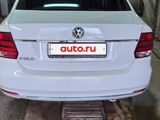 2015 Volkswagen Polo V Рестайлинг, белый, 850000 рублей, вид 4