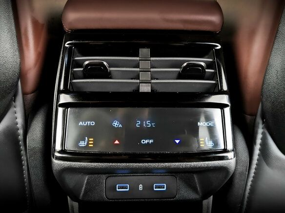 2023 Geely Monjaro I, серый, 3375000 рублей - вид 27