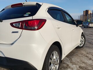 2015 Mazda Demio IV (DJ), белый, 980000 рублей, вид 2