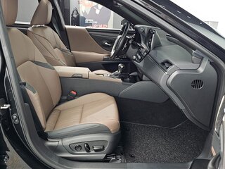 2025 Lexus ES 300h VII Рестайлинг 2, чёрный, 7200000 рублей, вид 5