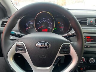 2017 Kia Rio III Рестайлинг, серый, 1010000 рублей, вид 4