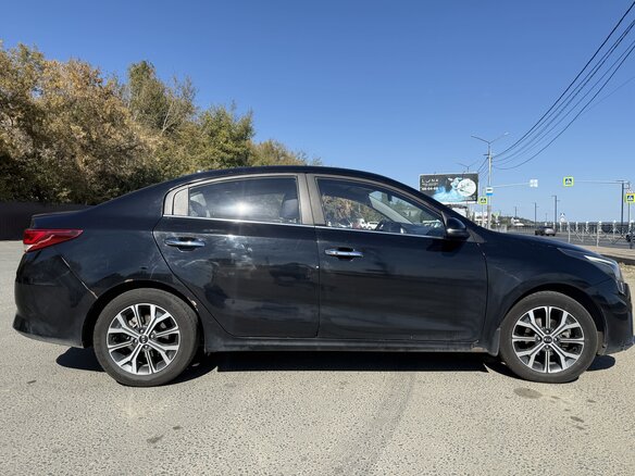 2020 Kia Rio IV Рестайлинг, чёрный, 1500000 рублей - вид 8