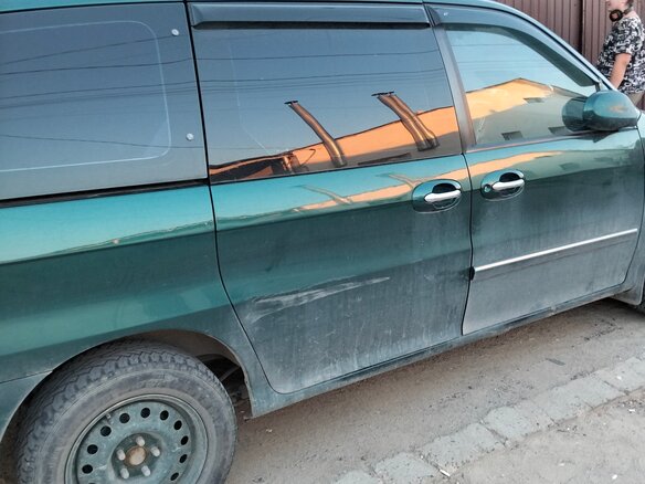 2004 Kia Carnival I Рестайлинг, зелёный, 580000 рублей - вид 1