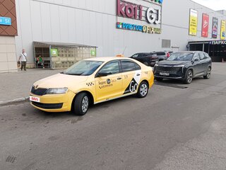 2015 Skoda Rapid I, жёлтый, 550000 рублей, вид 1