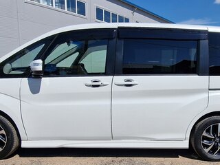 2018 Honda Stepwgn Spada V Рестайлинг, белый, 2590000 рублей, вид 4