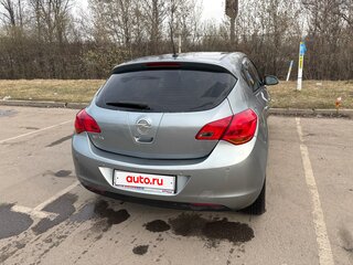 2011 Opel Astra J, серебристый, 600000 рублей, вид 2