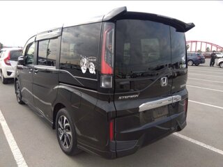 2019 Honda Stepwgn Spada V Рестайлинг, чёрный, 2700000 рублей, вид 2