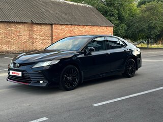 2021 Toyota Camry VIII (XV70) Рестайлинг, чёрный, 2999000 рублей, вид 1
