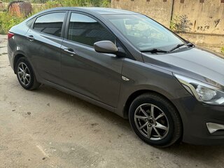 2015 Hyundai Solaris I Рестайлинг, серый, 840000 рублей, вид 2