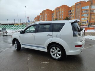 2007 Mitsubishi Outlander II, белый, 850000 рублей, вид 3