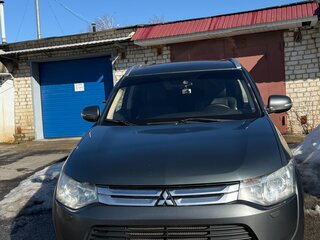 2014 Mitsubishi Outlander III Рестайлинг, серый, 1850000 рублей, вид 3