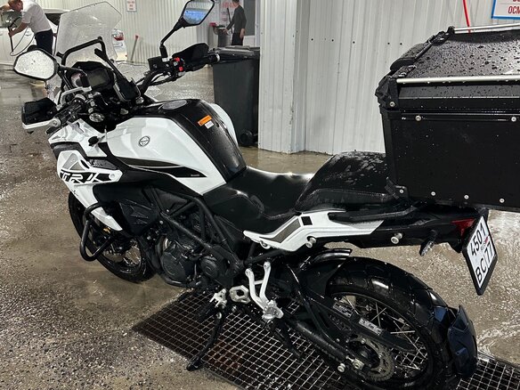 2022 Benelli TRK 502 X, белый, 409000 рублей - вид 1