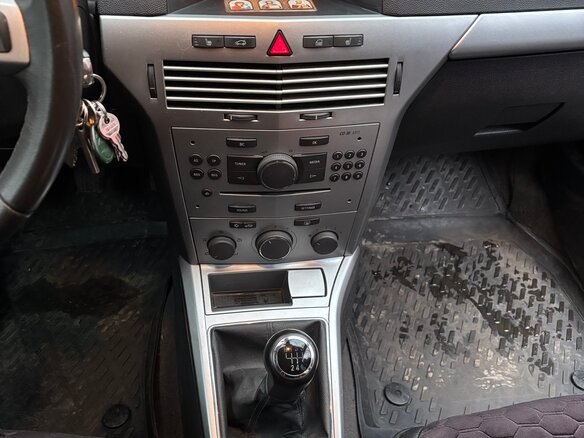 2013 Opel Astra H Рестайлинг, серебристый, 750000 рублей - вид 10