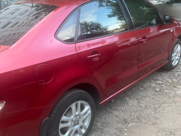2011 Volkswagen Polo V, красный, 630000 рублей - вид 3