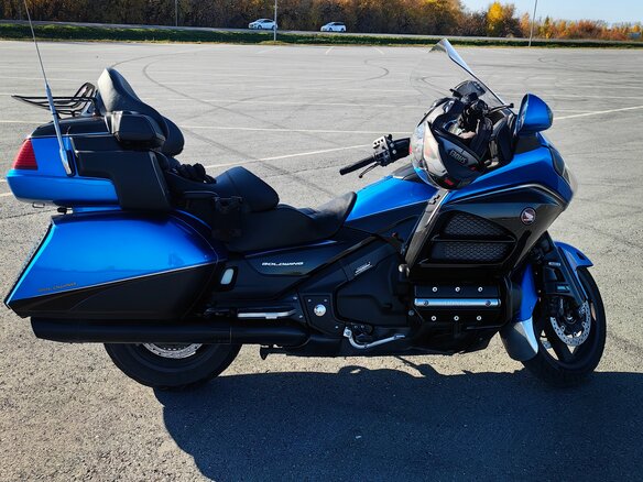 2017 Honda GL 1800 Gold Wing, синий, 2000000 рублей - вид 13