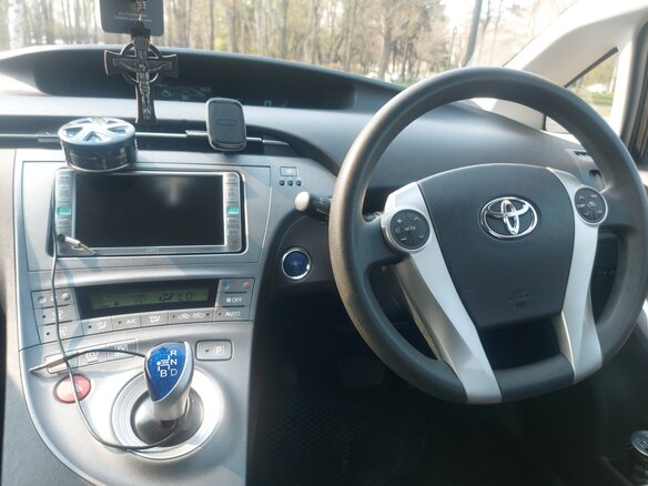 2012 Toyota Prius III Рестайлинг (XW30), фиолетовый, 1470000 рублей - вид 8
