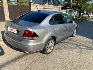 2017 Volkswagen Polo V Рестайлинг, серебристый, 1200000 рублей, вид 3