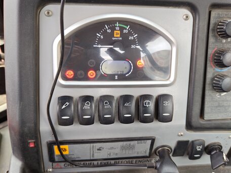 2018 JCB 300, 7390000 рублей, вид 4