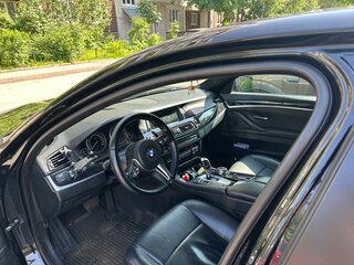 2013 BMW 5 серии 520i VI (F10/F11/F07) Рестайлинг, чёрный, 1800000 рублей, вид 3