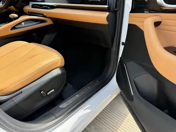 2024 Geely Monjaro (Xingyue L) I Рестайлинг (China Market), белый, 3500000 рублей - вид 8