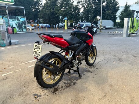 2016 Bajaj Pulsar NS 150, красный, 150000 рублей, вид 5