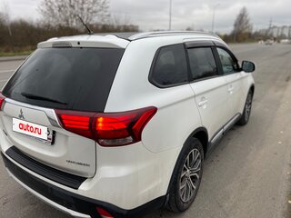 2016 Mitsubishi Outlander III Рестайлинг 2, белый, 1390000 рублей, вид 3