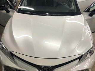2021 Toyota Camry VIII (XV70), белый, 3400000 рублей, вид 2