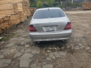 1999 Mercedes-Benz S-Класс 320 IV (W220), серебристый, 800000 рублей, вид 3