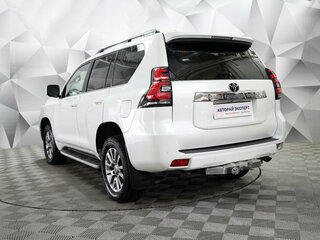 2017 Toyota Land Cruiser Prado 150 Series Рестайлинг 2, белый, 3811000 рублей, вид 3