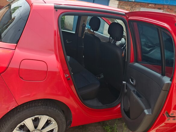 2009 Renault Clio III, красный, 620000 рублей - вид 16