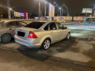 2009 Ford Focus II Рестайлинг, серебристый, 500000 рублей, вид 2