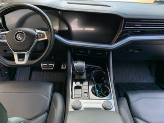 2019 Volkswagen Touareg III, серый, 13000000 рублей, вид 4