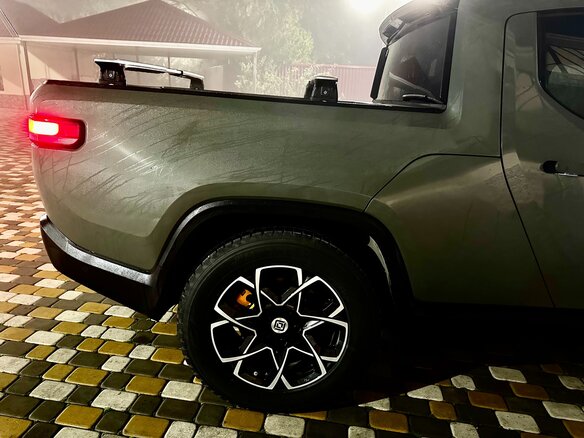 2022 Rivian R1T QM Large, зелёный, 9999999 рублей - вид 11
