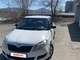 2013 Skoda Fabia II Рестайлинг, белый, 490000 рублей, вид 2