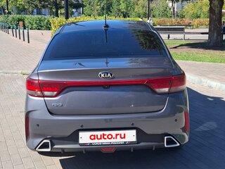 2021 Kia Rio IV Рестайлинг, серый, 1690000 рублей, вид 2