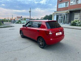 2013 Skoda Fabia II Рестайлинг, красный, 375000 рублей, вид 4