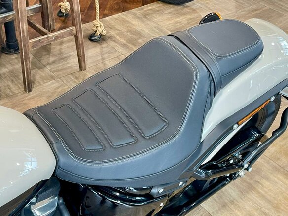 2022 Harley-Davidson Fat Bob, белый, 3450000 рублей - вид 12
