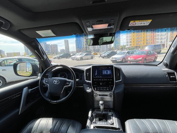 2019 Toyota Land Cruiser 200 Series Рестайлинг 2, чёрный, 9800000 рублей - вид 16