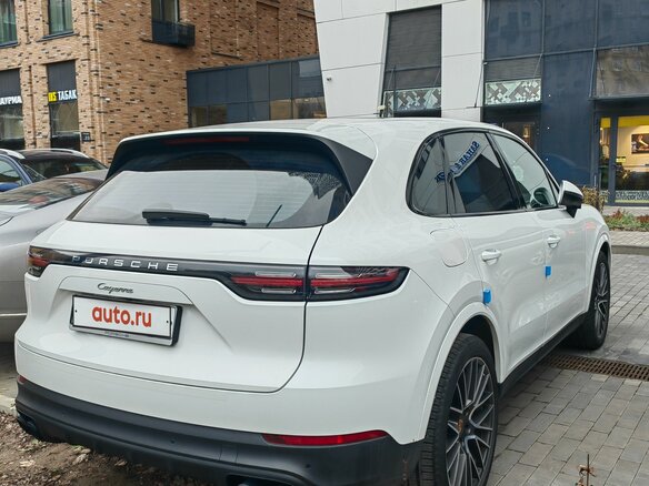 2019 Porsche Cayenne III, белый, 8200000 рублей - вид 2