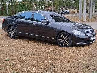 2010 Mercedes-Benz S-Класс 500 Long V (W221) Рестайлинг, чёрный, 2250000 рублей, вид 3